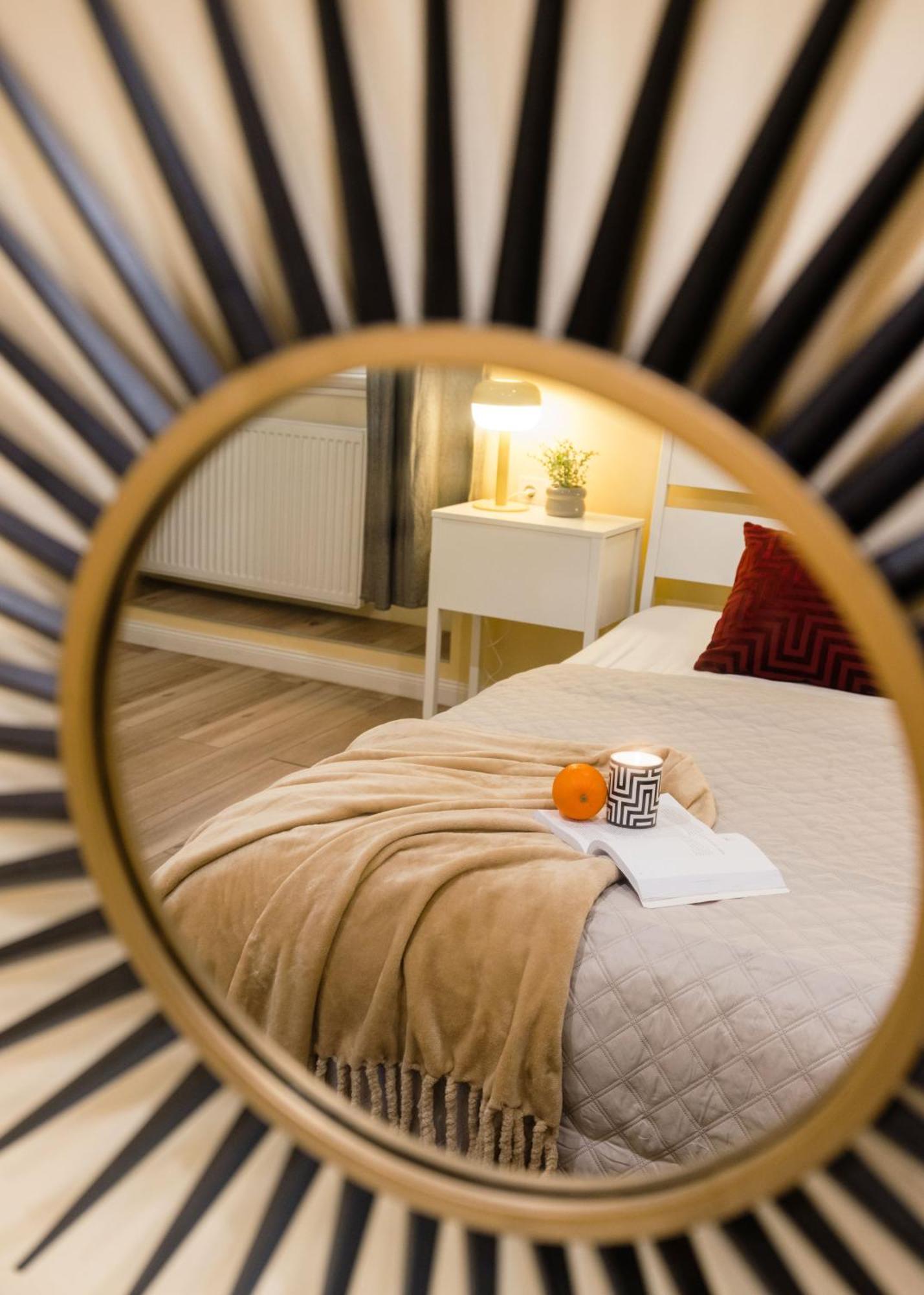 Apartamento Experience City Nightlife From A Sleek Lavish Pad Budapest Exterior foto